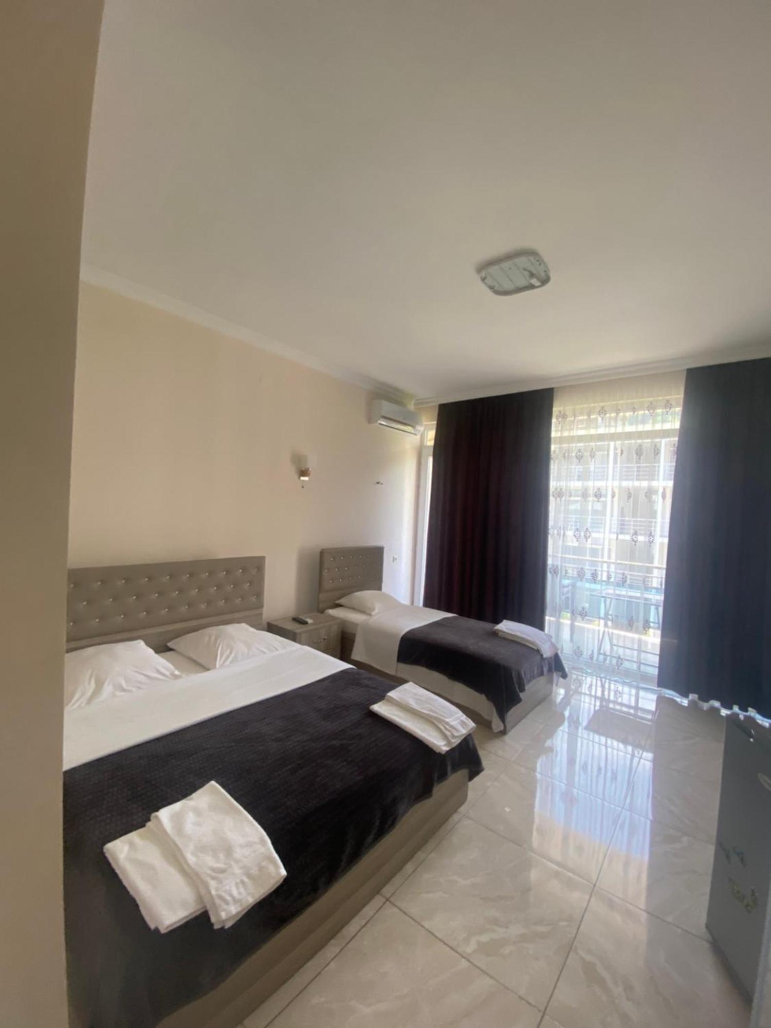 Sunshine Hotel Kvariati Luaran gambar